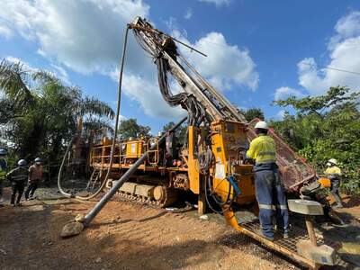 Newcore Gold stößt bei Bohrungen auf 2,16 g/t Gold auf einer Mächtigkeit von 37,0 Metern, darunter 5,10 g/t Gold auf 9,0 Metern, im Enchi-Goldprojekt in Ghana 