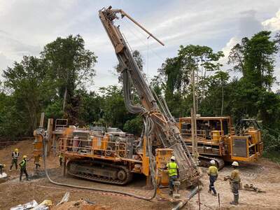 Newcore Gold stößt bei Bohrungen auf 1,16 g/t Gold auf einer Mächtigkeit von 41,0 Metern, darunter 2,54 g/t Gold auf 13,0 Metern, im Enchi-Goldprojekt in Ghana 